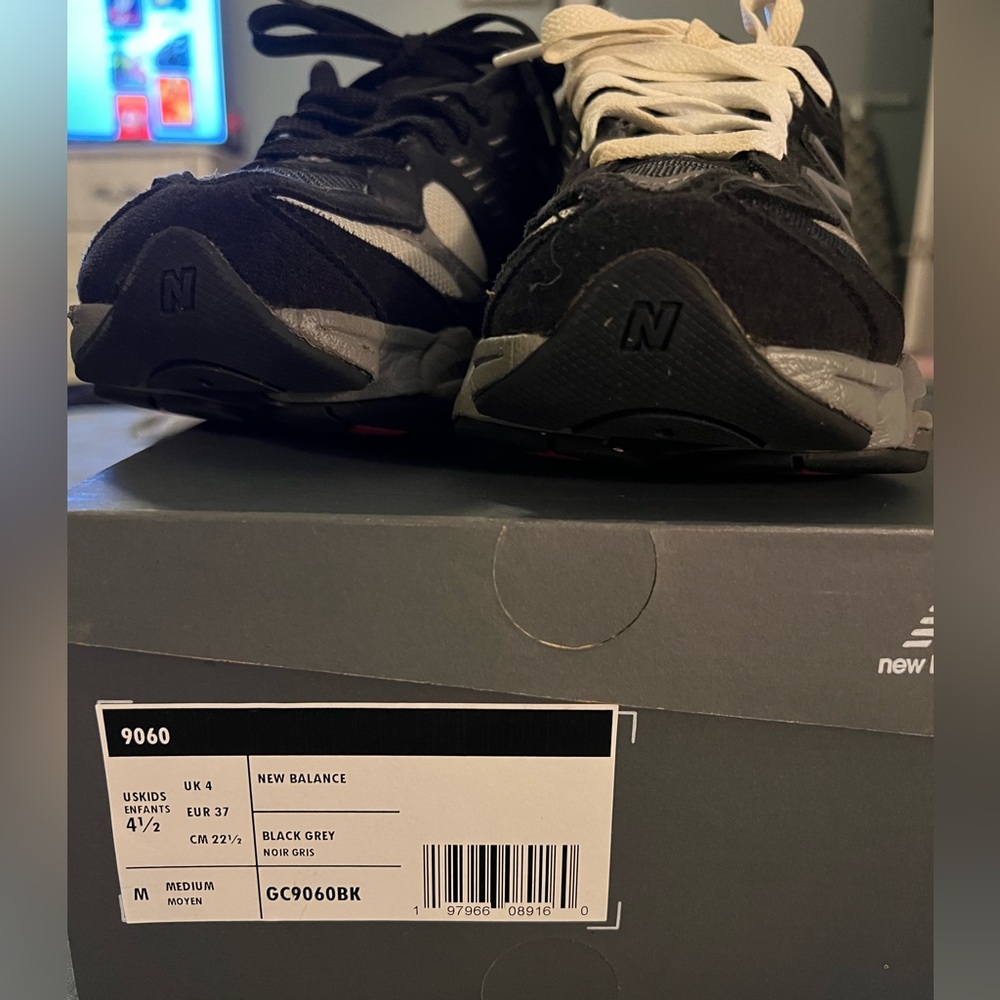 New Balance 9060